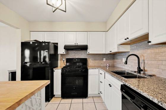 24028 Greenhill Road #59, Warren, MI 48091 photo 5