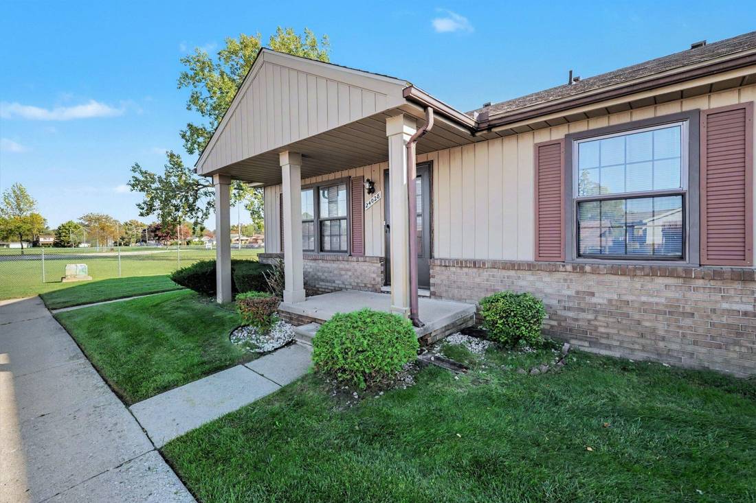 24028 Greenhill Road #59, Warren, MI 48091