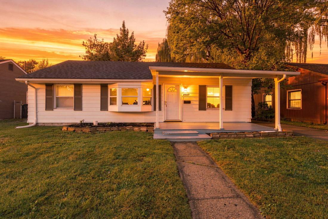 26641 Academy Street, Roseville, MI 48066