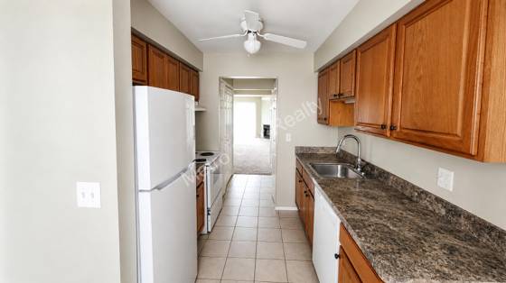 31548 Orchard Creek, Farmington Hills, MI 48334 photo 3