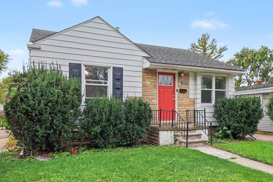 1752 E Milton Avenue, Hazel Park, MI 48030 photo 3