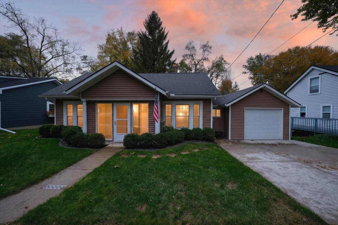 8165 5th Street, Dexter, MI 48130