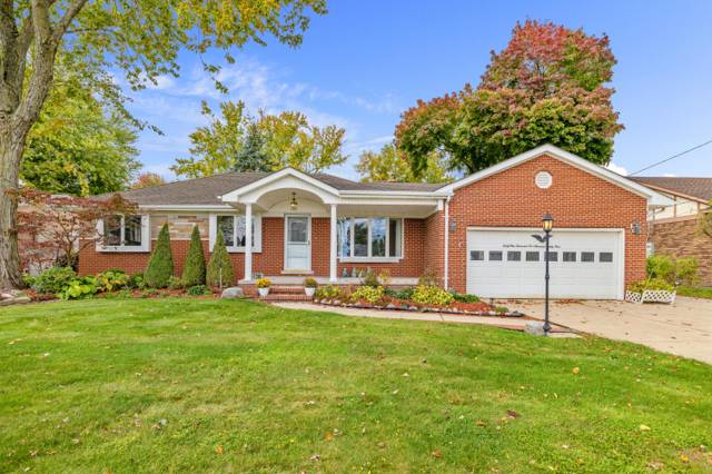 41589 Windmill Street, Harrison Township