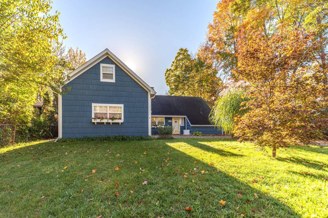 1490 Pear Street, Ann Arbor, MI 48105