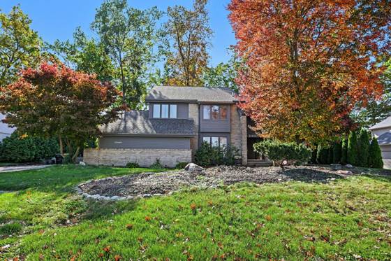30449 Huntsman Drive W, Farmington Hills, MI 48331 photo 2