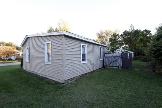 27705 Clarita Street, Livonia, MI 48152 photo 2