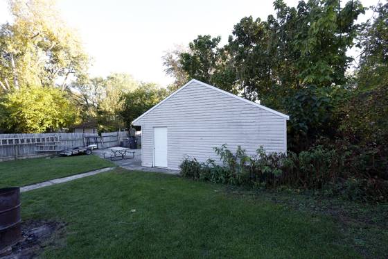 27705 Clarita Street, Livonia, MI 48152 photo 4