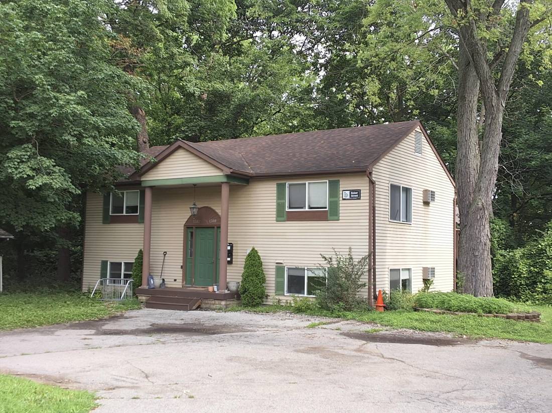 1300 W Huron Street, Ann Arbor, MI 48103