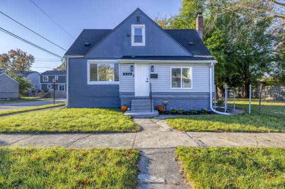 436 E George Avenue, Hazel Park, MI 48030 photo 2