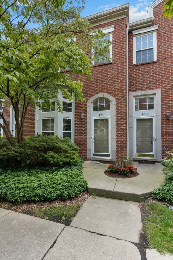 174 S Georgetown Square S, Royal Oak, MI 48067 photo 3