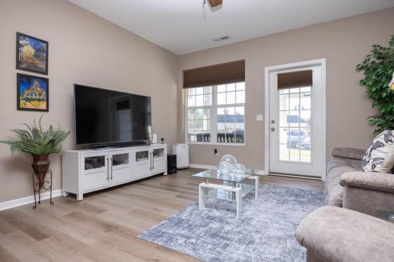 1036 W Summerfield Gln Circle, Ann Arbor, MI 48103 photo 4
